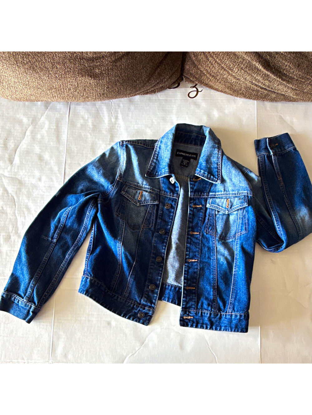 Express Jeans Men's Blue Denim Jacket M Button Closure Point Collar Short